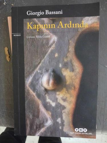 Kapının Ardında