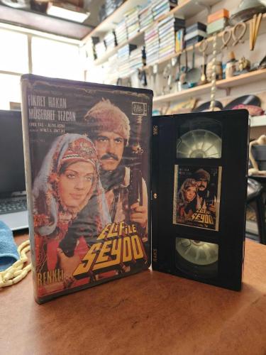 Elif ile Seydo - Fikret Hakan VHS kaset