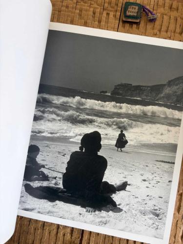 Yıldız Moran: Zamansız fotoğraflar = Timeless photographs [Sergi kataloğu]. Edit: Begüm Akkoyunlu Ersöz, Tania Bahar