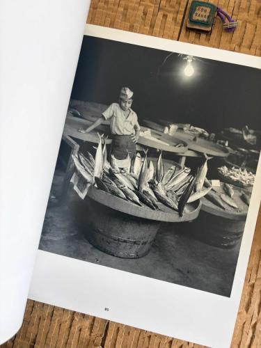 Yıldız Moran: Zamansız fotoğraflar = Timeless photographs [Sergi kataloğu]. Edit: Begüm Akkoyunlu Ersöz, Tania Bahar