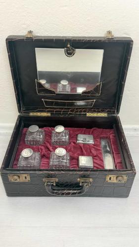 İNGİLİZ GARDE LE ROY DAMGALI GÜMÜŞ SET