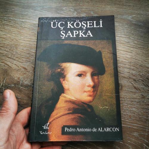 LOT.7 » Üç Köşeli Şapka