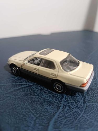 MATCHBOX  1994 LEXUS LS 400
