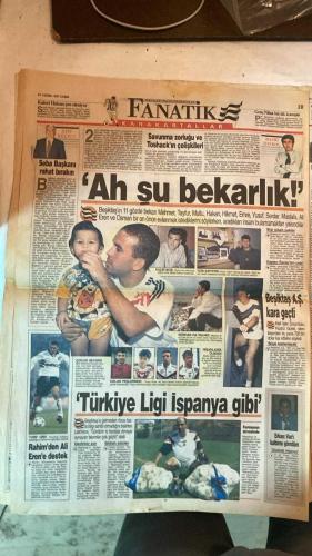 FANATİK SPOR GAZETESİ - TURKISH NEWSPAPER - DOĞUM GÜNÜ HEDİYESİ  - EKSİKSİZ TAM TAKIM GAZETE - 21 KASIM 1997 - SAYI: 733 - MESUT YILMAZ - ALİ ŞEN - ORHAN KEÇELİ - ŞENOL GÜNEŞ - ŞOTA ARVELADZE - MEHMET ALİ YILMAZ - METİN KEÇELİ - ATEŞ ÜNAL ERZEN - ATİLLA DONAT - K.HAKAN - HAGI - POPESCU - FILIPESCU - ÜMİT - ARİF - TOSHACK - YILMAZ VURAL - ORHAN YALINKAYA - GERÇEK SPOR GAZETESİ - FANATİK - GÖNLÜM AÇIK KANALDAN YANA - ŞİFRE MUTLAKA KALKACAK - BİZ DE SİZİ KUCAKLIYORUZ - VANLILAR BEŞİKTAŞ’A MESAJ YOLLADI - DÖRT BÜYÜKLER TORBAYA GİRİYOR - ALTIN RAKET HINGIS - GÜLE GÜLE VANSPOR - YAZIK OLDU - HAMİ GÜN SAYIYOR - ÜLKER YIKILDI 81-78 - ORTHEZ 77-76 ÜLKER - TÜRKİYE SİZİ KUCAKLIYOR - HIRS KÜPÜ HAKAN - TARAFTARA SELAM GOLLERE DEVAM - HAMİ-SERGEN YOK - YELKENDE TÜRK RÜZGARI - AHMET SABRİ ACINACAK HALDE - YILMAZ VURAL GENÇLERBİRLİĞİ’NDE - TOSHACK NE DEFANSI NE FORVETİ BEĞENİYOR - GALATASARAY’DA FORMA YARIŞI - PENALTICILARA ÖZEL İDMAN - RUMENLER HAVA ATTI - CLEMENTE’Yİ KORKUTTU - SUAT 4 HAFTA YOK - GÖ