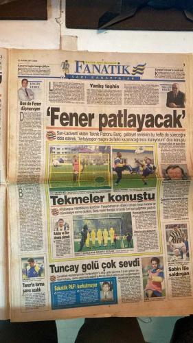 FANATİK SPOR GAZETESİ - TURKISH NEWSPAPER - DOĞUM GÜNÜ HEDİYESİ  - EKSİKSİZ TAM TAKIM GAZETE - 21 KASIM 1997 - SAYI: 733 - MESUT YILMAZ - ALİ ŞEN - ORHAN KEÇELİ - ŞENOL GÜNEŞ - ŞOTA ARVELADZE - MEHMET ALİ YILMAZ - METİN KEÇELİ - ATEŞ ÜNAL ERZEN - ATİLLA DONAT - K.HAKAN - HAGI - POPESCU - FILIPESCU - ÜMİT - ARİF - TOSHACK - YILMAZ VURAL - ORHAN YALINKAYA - GERÇEK SPOR GAZETESİ - FANATİK - GÖNLÜM AÇIK KANALDAN YANA - ŞİFRE MUTLAKA KALKACAK - BİZ DE SİZİ KUCAKLIYORUZ - VANLILAR BEŞİKTAŞ’A MESAJ YOLLADI - DÖRT BÜYÜKLER TORBAYA GİRİYOR - ALTIN RAKET HINGIS - GÜLE GÜLE VANSPOR - YAZIK OLDU - HAMİ GÜN SAYIYOR - ÜLKER YIKILDI 81-78 - ORTHEZ 77-76 ÜLKER - TÜRKİYE SİZİ KUCAKLIYOR - HIRS KÜPÜ HAKAN - TARAFTARA SELAM GOLLERE DEVAM - HAMİ-SERGEN YOK - YELKENDE TÜRK RÜZGARI - AHMET SABRİ ACINACAK HALDE - YILMAZ VURAL GENÇLERBİRLİĞİ’NDE - TOSHACK NE DEFANSI NE FORVETİ BEĞENİYOR - GALATASARAY’DA FORMA YARIŞI - PENALTICILARA ÖZEL İDMAN - RUMENLER HAVA ATTI - CLEMENTE’Yİ KORKUTTU - SUAT 4 HAFTA YOK - GÖ