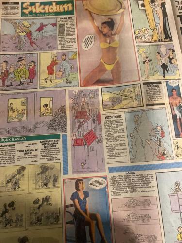 SABAH YILDIZI AKTÜELİTE VE MAGAZİN GAZETESİ - DOĞUM GÜNÜ HEDİYESİ (TURKİSH - NEWSPAPER) - 10 EKİM 1986 - TAM TAKIM 8 SAYFADIR -İbrahim Tatlıses-Yılmaz Güney-Gönül Yazar-Küçük Emrah-Sibel Can-İskender Doğan-Seda Sayan-Bahar Öztan-Serpil Çakmaklı-Zerrin Özer-Asu Maralman-Atila Yelken-Frederica-Metin Sertoğlu-TRT İbo’ya Yılmaz Güney damgası vurdu-Gönül Yazar herşeyi anlattı-SIDIlisi kaçtı-Koleksiyon-Umutları suya düştü-Federasyon Başkanı’nın kızı soyunarak yükseliyor-Bu dansözün göğüslerini göstermesi yasaklandı-K Emrah için kardeş acısı-Evlendiler-Bir test aşkta şanslı numaranız-En güzel çingene-Geldi Yeşilçam hemen karıştı-Fahişe sözü ağlatıyor-Futbolcudan bıktım-Bu ne güzel çingene-Gamzelerine bittiler-İyi kıvırdı-TRT’den İbo’ya bir çelme daha-Sevgilisi kaçtı köpeğiyle kaldı-Jaguarcı baba Sibel’i fena kazıkladı-Pembe bir evlilik-Halk şarkıcısı-Sosyete dedektifi anlatıyor-Haydi gençler Sultan Disco’ya-Taşbebek herşeyi anlattı-Bir otomobil sahibi olmak dünya istatistiklerine bir numara i