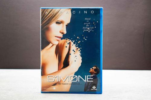 Simone