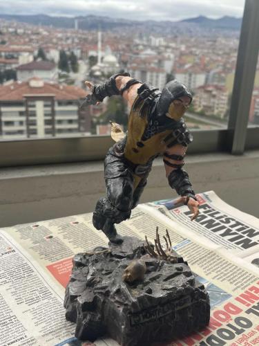MORTAL COMBAT SCORPİON DETAYLI FİGÜR - 25 CM