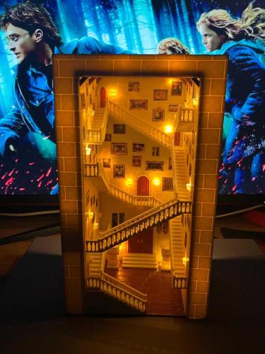 Harry Potter Işıklı Kitaplık Dekoru - 25 cm