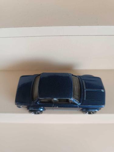 HOTWHEELS  BMW 2002
