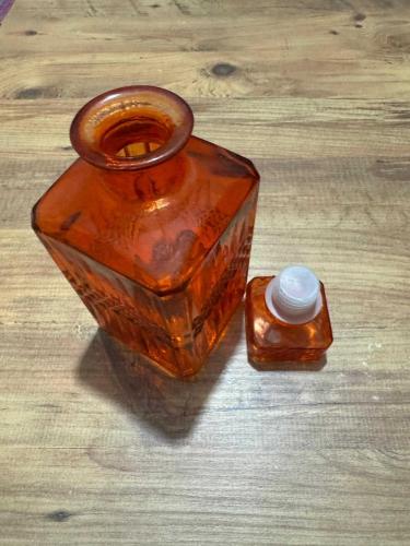 Vintage Tarzı Turuncu Cam Karaf / Dekoratif Şişe