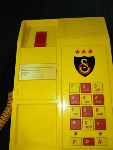 KOLEKSiYONLUK ViNTAGE Galatasaray  telefonu Orjinal lisanslı Galatasaray sabit hatlı telefon.  çok iyi durumda  resimlerdeki haliyle koleksiyon dekorluk