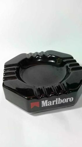 Retro ViNTAGE Marlboro porselen küllük. Gobon porslen