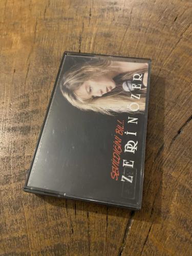 ZERRİN ÖZER - SEVİLDİĞİNİ BİL - KASET