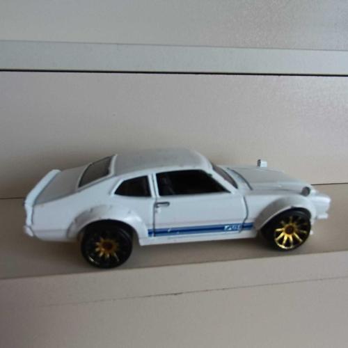 LOT.19 » HOTWHEELS  CUSTOM FORD MUSTANG