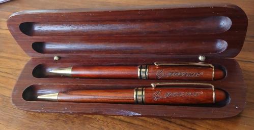 BOEİNG Kalemler Kutusunda