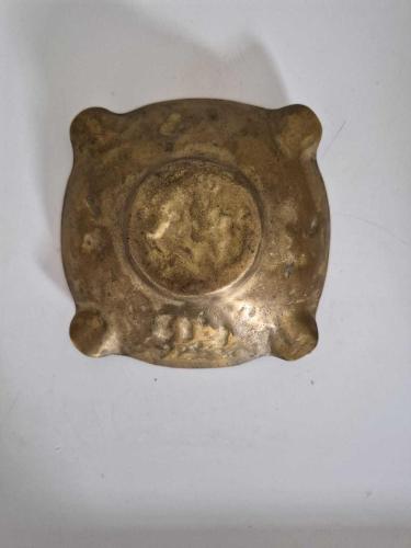 Vintage Pirinç Küllük - Hollanda/Avrupa Ekolü Kabartma Figürlü Dönem Objesi