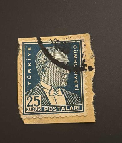 Türk Pulu - Turkish Stamp - Mektup Zarfından Kesilmiş / Postadan Geçmiş Pul Filateli - DAMGALI - ATATÜRK TEMALI PUL,  25 KURUŞ - Türkiye Cumhuriyeti - NOSTALJİK DOĞUM GÜNÜ HEDİYESİ