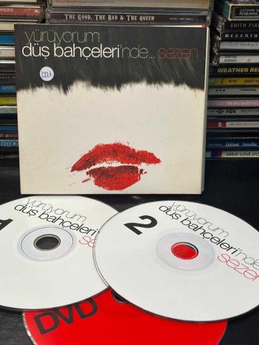 SEZEN AKSU - YÜRÜYORUM DÜŞ BAHÇELERİ'NDE CD3226