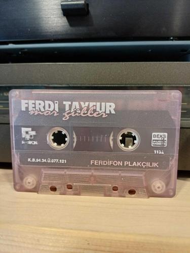 FERDİ TAYFUR MOR GÜLLER