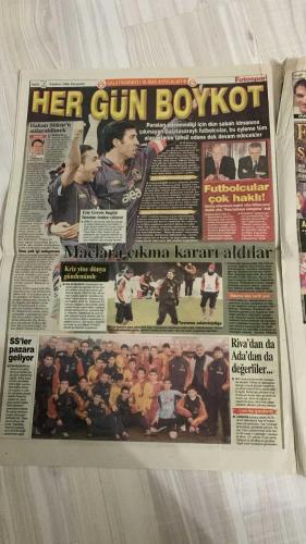 FOTOSPOR SPOR GAZETESİ - TURKISH NEWSPAPER - DOĞUM GÜNÜ HEDİYESİ  - EKSİKSİZ TAM TAKIM GAZETE - 9 ŞUBAT 2006 PERŞEMBE  AYHAN ÇOPUROĞLU – ARIEL ORTEGA – HALUK ULUSOY – SEPP BLATTER – FATİH TERİM – MİRCEA LUCESCU – LUIZ FELIPE SCOLARI – MUSTAFA DENİZLİ – ÖZHAN CANAYDIN – HAKAN ŞÜKÜR – HASAN ŞAŞ – NECATİ ATEŞ – STJEPAN TOMAS – SASA ILIÇ – MONDRAGON – SONG – SAIDOU – UĞUR BORAL – NICOLAS ANELKA – BOUDEWIJN ZENDEN – PIERRE DREOSSI – JAY JAY OKOCHA – AZİZ YILDIRIM – CHRISTOPH DAUM – TUNÇ FINDIK – MUSTAFA KALAYCI – REFİK ARKAN – ERGUN GÜRSOY – FARUK SÜREN – MEHMET CANSUN – TURGAY KIRAN – ALİ DURÜST – NİHAT ÖZDEMİR – İLHAN CAVCAV  ORTEGA DAVASI: FENERBAHÇE CAS’TAN 11 MİLYON DOLAR KAZANDI – AYHAN ÇOPUROĞLU: “TAHKİM CEZAYI YUMUŞATIR, CAS İNDİRİR” – FIFA’NIN 6 MAÇ CEZASI 2 MAÇA İNEBİLİR – TERİM GİDİCİ, YERİNE LUCE, SCOLARI VE