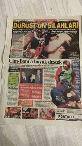 FOTOSPOR SPOR GAZETESİ - TURKISH NEWSPAPER - DOĞUM GÜNÜ HEDİYESİ  - EKSİKSİZ TAM TAKIM GAZETE -  12 ŞUBAT 2006 PAZAR  STEPHEN APPIAH – TUNCAY ŞANLI – MARCO AURELIO – NICOLAS ANELKA – ALEX DE SOUZA – CHRISTOPH DAUM – KEREM İNAN – HALUK ULUSOY – HAKAN ŞÜKÜR – HASAN ŞAŞ – NECATİ ATEŞ – ÜMİT KARAN – AYDIN YILMAZ – SABRİ SARIOĞLU – STJEPAN TOMAS – SASA ILIÇ – MONDRAGON – SONG – SAIDOU – SERGEN YALÇIN – TÜMER METİN – JUN – GÖKHAN GÜLEÇ – AHMED HASSAN – İBRAHİM ÜZÜLMEZ – SINAN VARDAR – REFİK ARKAN – TURGAY KIRAN – FARUK SÜREN – MEHMET CANSUN – ALİ DURÜST – NİHAT ÖZDEMİR – İLHAN CAVCAV – TUNÇ FINDIK – MUSTAFA KALAYCI – JAY JAY OKOCHA  FENERBAHÇE SAMSUN’DA FERRARİ GİBİ: 5-0 – APPIAH, TUNCAY (2), AURELIO VE ANELKA’DAN GOL ŞOV – ALEX İLK KEZ PENALTI KAÇIRDI – DAUM SERUMLA HAZIRLANDI, MAÇTA YILDIZLAŞTI – GALATASARAY GAZİANTEPSPOR’U AĞIRLIYOR – BEŞİKTAŞ’TA KUŞ GRİBİ PANİĞİ – BOBO OPSİYONLU KİRALIK GELDİ, İLK GOLÜNÜ ATTI – BREZİLYA’DA BOBO KRİZİ: HER GÜN İÇİN 4600 DOLAR CEZA – JUN 189 GÜNLÜK GOL HAS