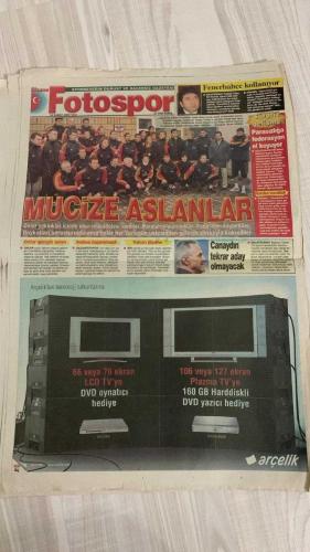 FOTOSPOR SPOR GAZETESİ - TURKISH NEWSPAPER - DOĞUM GÜNÜ HEDİYESİ  - EKSİKSİZ TAM TAKIM GAZETE - 14 ŞUBAT 2006 SALI  ZINEDINE ZIDANE – ALAIN MIGLIACCIO – ROBERTO CARLOS – NICOLAS ANELKA – ALEX DE SOUZA – LUCIANO – PARREIRA – CHRISTOPH DAUM – STJEPAN TOMAS – SASA ILIÇ – MONDRAGON – SONG – SAIDOU – HAKAN ŞÜKÜR – HASAN ŞAŞ – NECATİ ATEŞ – ÜMİT KARAN – TUNCAY ŞANLI – YILDIRAY BAŞTÜRK – ERIK GERETS – ÜNAL AYSAN – TURGAY KIRAN – ÖZHAN CANAYDIN – FARUK SÜREN – ERGUN GÜRSOY – MEHMET CANSUN – REFİK ARKAN – NİHAT ÖZDEMİR – İLHAN CAVCAV – UĞUR BORAL – SERGEN YALÇIN – TÜMER METİN – JUN – GÖKHAN GÜLEÇ – AHMED HASSAN – İBRAHİM ÜZÜLMEZ – SINAN VARDAR  ZIDANE İÇİN BOMBA TEKLİF: MENAJER MİGLIACCIO FENERBAHÇE’YE KİRALIK PLAN HAZIRLIYOR – 100. YILDA DEV HEDEFLER – PSG’DEN TIGANA’YA SINIRSIZ BÜTÇE – TRABZONSPOR’DA ALİ GÜZELDAL GÜNÜN ADAMI – GALATASARAY’DA GERETS: “ŞAMPİYON OLUNSA BİLE GİDERİM” – MALİ KRİZ VE BOYKOTLARA RAĞMEN ASLANLAR KÜKREDİ – CANAYDIN TEKRAR ADAY OLMAYACAK – GÜRSOY: “İÇERDEN VURULDUK” –