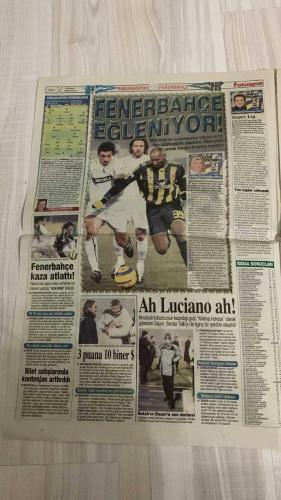 FOTOSPOR SPOR GAZETESİ - TURKISH NEWSPAPER - DOĞUM GÜNÜ HEDİYESİ  - EKSİKSİZ TAM TAKIM GAZETE -19 ŞUBAT 2006 PAZAR  ÖZLEM TEZCAN – NICOLAS ANELKA – MARCO AURELIO – ÜMİT ÖZAT – ERIK GERETS – ÖZHAN CANAYDIN – HAKAN ŞÜKÜR – HASAN ŞAŞ – NECATİ ATEŞ – ÜMİT KARAN – STJEPAN TOMAS – SASA ILIÇ – MONDRAGON – SONG – SAIDOU – SERGEN YALÇIN – TÜMER METİN – JUN – GÖKHAN GÜLEÇ – AHMED HASSAN – İBRAHİM ÜZÜLMEZ – TURGAY KIRAN – SELAHATTİN BEYAZIT – ADNAN POLAT – ONAL AYSAL – MUSTAFA SARIGÜL – ERGUN GÜRSOY – FARUK SÜREN – MEHMET CANSUN – ALİ DURÜST – CENGİZ ÖZYALÇIN – OSMAN GÜNERİ – DERYA ERKE – YAŞAR BÜYÜKANIT – İLHAN CAVCAV – NİHAT ÖZDEMİR  ÖZLEM TEZCAN İDDAA’NIN KRALİÇESİ – 190.94 VE 53.77 ORANLI KUPONLARI TUTTURDU – FENERBAHÇE ANKARASPOR’A 2-1 YENİLDİ, İLK MAĞLUBİYETİNİ ALDI – ANELKA KAFAYLA İLK GOLÜNÜ ATTI – MUSTAFA VE PETROUS ANKARASPOR’A GALİBİYETİ GETİRDİ – GALATASARAY SİVAS’TA EKSİK KADRO İLE SAHADA – GERETS: “BU DEFA KAZANALIM VE FENER’İ STRESE SOKALIM” – SAIDOU VE SONG DÖNDÜ – GAZİANTEPSPOR T