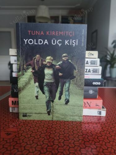 YOLDA ÜÇ KİŞİ