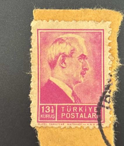 Türk Pulu - Turkish Stamp - Mektup Zarfından Kesilmiş / Postadan Geçmiş Pul Filateli -  DAMGALI - İSMET İNÖNÜ TEMALI PUL,  13 1/2 KURUŞ - Türkiye Cumhuriyeti - NOSTALJİK DOĞUM GÜNÜ HEDİYESİ