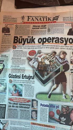 FANATİK SPOR GAZETESİ - TURKISH NEWSPAPER - DOĞUM GÜNÜ HEDİYESİ  - EKSİKSİZ TAM TAKIM GAZETE - 23 ARALIK 1997 - SAYI: 765 - MURAT ÖZARYN - CİLDEM IŞIN - TARIK - ELVİR BOLİÇ - FEVZİ TUNCAY - RASİM KARA - ŞADAN KALKAVAN - HALUK ULUSOY - METİN KEÇELİ - ALİ ŞEN - AZİZ YILMAZ - GÖKHAN GÜÇKAYA - GERÇEK SPOR GAZETESİ - FANATİK - ALPAY TOPUN AĞZINDA - SUÇ LİSTESİ KABARIK - TARIK’IN İSYANI - FUTBOLUMUZDA ÇİFTE NİKAH - MER ULUSOY FARKLI KAZANDI - TOSHACK’LA 2 YIL DAHA - 1 MADALYA 53 MİLYAR - ALİ ŞEN’E “KAL” BASKISI - KANARYA TRİBÜN VE HASILATTA LİDER - TAYFUN’DAN İTİRAFLAR - İSTEMİYORLARSA GİDERİM - TARIK’IN KARNESİ ZAYIF - PAF TAHTI KAPTIRDI - FENERBAHÇE - BEŞİKTAŞ - GALATASARAY - TRABZONSPOR - BURSA - KOCAELİ - İSTANBULSPOR - GAZİANTEPSPOR - GENÇLERBİRLİĞİ - ANTALYASPOR - SAMSUNSPOR - SARIYER - ALTAY - ANKARAGÜCÜ - ÇANAKKALE DARDANEL - VANSPOR - DENİZLİSPOR - ZEYTİNBURNU