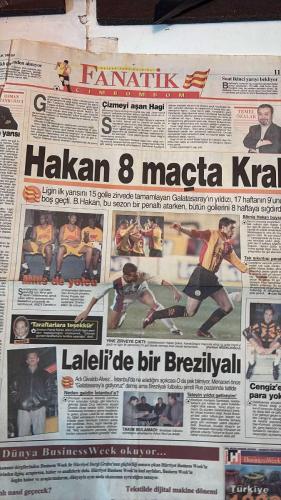 FANATİK SPOR GAZETESİ - TURKISH NEWSPAPER - DOĞUM GÜNÜ HEDİYESİ  - EKSİKSİZ TAM TAKIM GAZETE - 23 ARALIK 1997 - SAYI: 765 - MURAT ÖZARYN - CİLDEM IŞIN - TARIK - ELVİR BOLİÇ - FEVZİ TUNCAY - RASİM KARA - ŞADAN KALKAVAN - HALUK ULUSOY - METİN KEÇELİ - ALİ ŞEN - AZİZ YILMAZ - GÖKHAN GÜÇKAYA - GERÇEK SPOR GAZETESİ - FANATİK - ALPAY TOPUN AĞZINDA - SUÇ LİSTESİ KABARIK - TARIK’IN İSYANI - FUTBOLUMUZDA ÇİFTE NİKAH - MER ULUSOY FARKLI KAZANDI - TOSHACK’LA 2 YIL DAHA - 1 MADALYA 53 MİLYAR - ALİ ŞEN’E “KAL” BASKISI - KANARYA TRİBÜN VE HASILATTA LİDER - TAYFUN’DAN İTİRAFLAR - İSTEMİYORLARSA GİDERİM - TARIK’IN KARNESİ ZAYIF - PAF TAHTI KAPTIRDI - FENERBAHÇE - BEŞİKTAŞ - GALATASARAY - TRABZONSPOR - BURSA - KOCAELİ - İSTANBULSPOR - GAZİANTEPSPOR - GENÇLERBİRLİĞİ - ANTALYASPOR - SAMSUNSPOR - SARIYER - ALTAY - ANKARAGÜCÜ - ÇANAKKALE DARDANEL - VANSPOR - DENİZLİSPOR - ZEYTİNBURNU