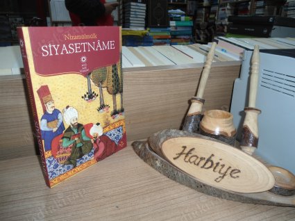 SİYASETNAME