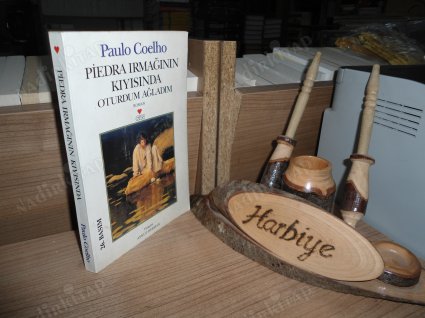 PİEDRA IRMAĞININ KIYISINDA OTURDUM AĞLADIM