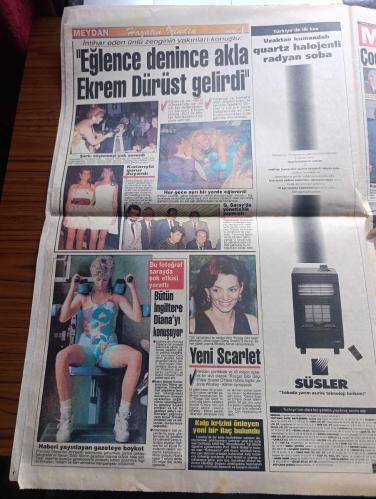 Meydan Gazetesi - Turkish Newspaper - 10 Kasım 1993 - Atatürk'ü hem anıyoruz hem arıyoruz - Atatürk karikatürü çizen Ergin Asyalı - 55 yıl önce 10 Kasım 1938 günü kaybettiğimiz büyük Atatürk'ün emaneti olan ülke beceriksiz ve basiretsiz yöneticiler sayesinde ne hale geldi - tarih Atatürk'ün adını silinmeyen harflerle yazmıştır - Ecelcor Atatürk çok büyük bir komutan ve politik bir dehadır - Süleyman Demirel Atatürk sonsuza kadar zihinlerde yaşayacak - Gazete Del Pololo İtalya Atatürk'ün ölümüyle dünya büyük bir liderini kaybetmiştir - Türkiye'nin en zengin adamlarından Ekrem dürüst garip bir şekilde intihar etti fotoğraf - Prenses Diana'nın bu pozu sarayda şok etkisi yarattı - Jean Paul Belmondo'nun kızı Patricia Yanarak Öldü - Atatürk'ün hayatını anlatan film Metamorfoz - Mahir Günşiray Metamorfoz filminde fotoğraf - Safiye Ayla işte müzik işte eğlencede Atatürk'ün sevdiği şarkıları söyleyecek bize Atatürk'ü anlatacak fotoğraf - Atatürk'ün son günleri sarı zeybek  - 10 Kasım 1938