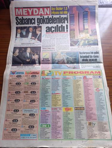 Meydan Gazetesi - Turkish Newspaper - 10 Kasım 1993 - Atatürk'ü hem anıyoruz hem arıyoruz - Atatürk karikatürü çizen Ergin Asyalı - 55 yıl önce 10 Kasım 1938 günü kaybettiğimiz büyük Atatürk'ün emaneti olan ülke beceriksiz ve basiretsiz yöneticiler sayesinde ne hale geldi - tarih Atatürk'ün adını silinmeyen harflerle yazmıştır - Ecelcor Atatürk çok büyük bir komutan ve politik bir dehadır - Süleyman Demirel Atatürk sonsuza kadar zihinlerde yaşayacak - Gazete Del Pololo İtalya Atatürk'ün ölümüyle dünya büyük bir liderini kaybetmiştir - Türkiye'nin en zengin adamlarından Ekrem dürüst garip bir şekilde intihar etti fotoğraf - Prenses Diana'nın bu pozu sarayda şok etkisi yarattı - Jean Paul Belmondo'nun kızı Patricia Yanarak Öldü - Atatürk'ün hayatını anlatan film Metamorfoz - Mahir Günşiray Metamorfoz filminde fotoğraf - Safiye Ayla işte müzik işte eğlencede Atatürk'ün sevdiği şarkıları söyleyecek bize Atatürk'ü anlatacak fotoğraf - Atatürk'ün son günleri sarı zeybek  - 10 Kasım 1938