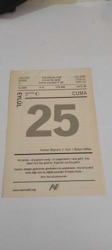 25 Eylül 2015-Orijinal Takvim Yaprağı-Doğum Günü-Söz,Nişan,Nikâh,Düğün ve Önemli Günler Hediyesi-Nesin Vakfı Takvimi-Kalpazanlık Bile Yapılamıyor-Aziz Nesin'in Kalpazanlık Bile Yapılamıyor adlı kitabından.