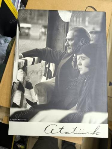 LOT.4 » Kemal Atatürk Değişim ve Uluslaşma Süreci Ertuğ & Kocabıyık (Bez Ciltli ve Şömizli) Kutusunda
