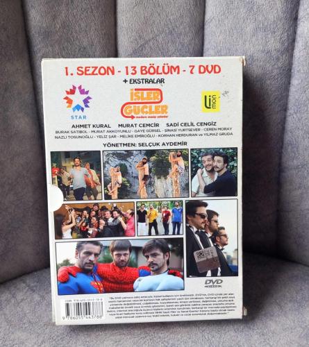 İŞLER GÜÇLER 1.SEZON BİPSİZ 7 DVD 13 BÖLÜM.  İMZALI İTHAFLI.  KOLEKSİYONLUK NADİR