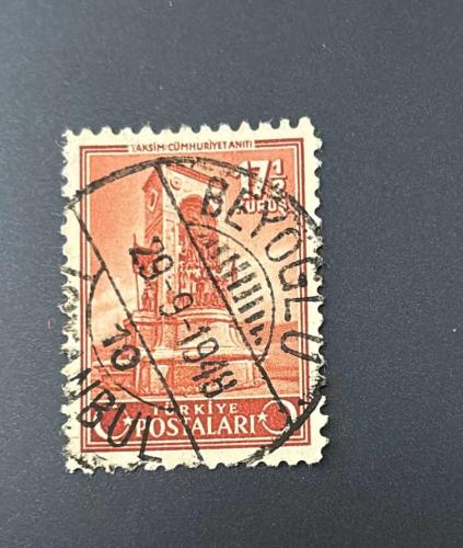 Türk Pulu - Turkish Stamp - Postadan Geçmiş Pul Filateli -  BEYOĞLU, 1948  DAMGALI - TAKSİM CUMHURİYET ANITI TEMALI PUL, 17 1/2 KURUŞ - Türkiye Cumhuriyeti - NOSTALJİK DOĞUM GÜNÜ HEDİYESİ