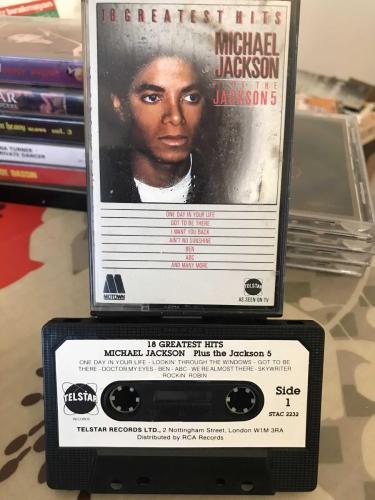 18 GREATEST HITS Plus the Jackson 5 - MICHEAL JACKSON
