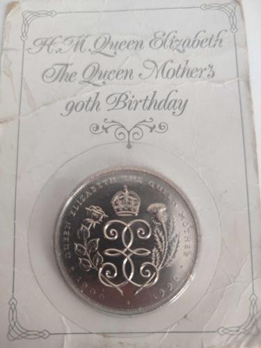 Kraliçe Elizabeth 90ncı doğum günü hatıra parası