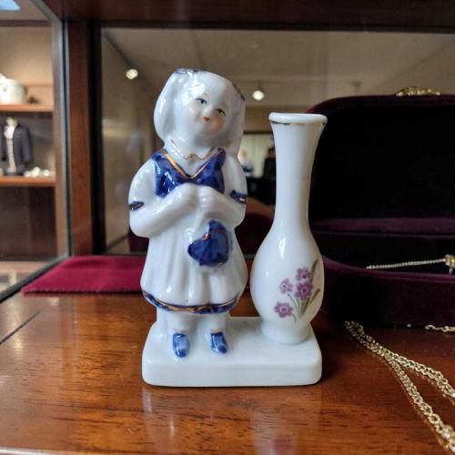 vintage porselen kız figürlü mini vazo & 11 cm