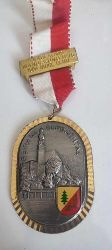 1976 yılı yürüyüş madalyası