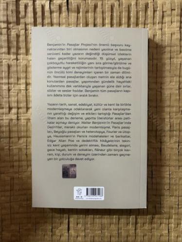 Walter Benjamin'in Pasajlar'ında Gezintiler