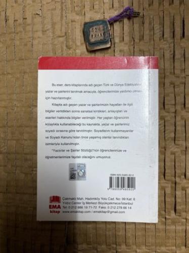 Yazarlar ve Şairler Sözlüğü - 736 Yazar ve Şairin Hayatı ve Eserleri