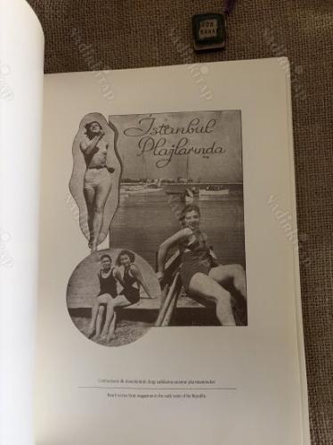 Eski İstanbul'da Kıyılar ve Plajlar The Shores and Beaches of Old Istanbul 24 Adet Renkli ve Siyah Beyaz Fotoğraf İçerir