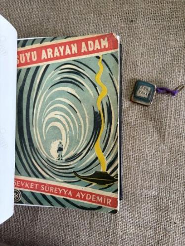 Suyu Arayan Adam - İmzalı İthaflı