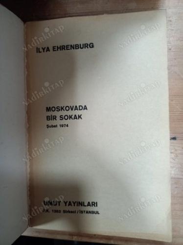 MOSKOVADA BİR SOKAK