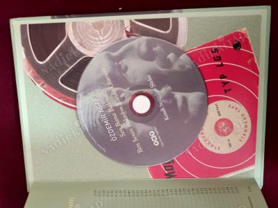Sen Bana Bakma Ben Senin Baktığın Yönde Olurum (Kendi Sesinden Şiirler) - CD'li